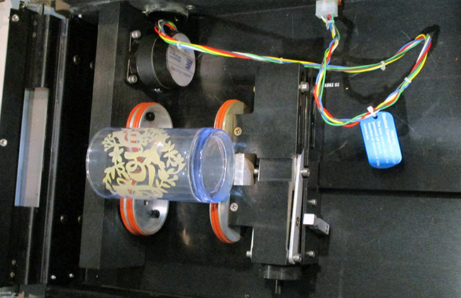 EPILOGレーザー彫刻機のロータリーアタッチメント